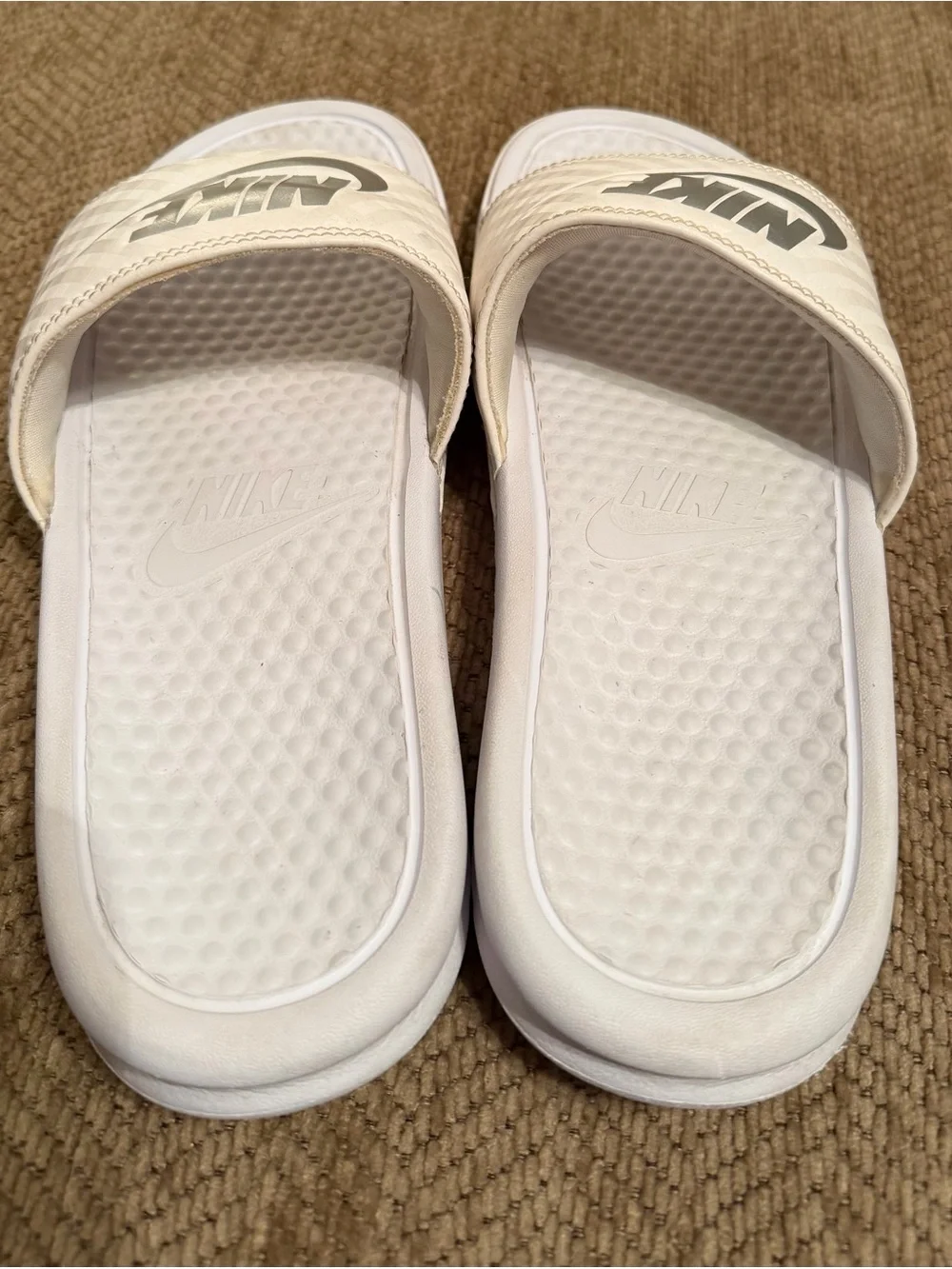 Nike White Slides, Men’s 7, Women’s 8
